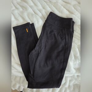 Lucy Black Leggings, Sz MEDIUM. LIKE NEW!!